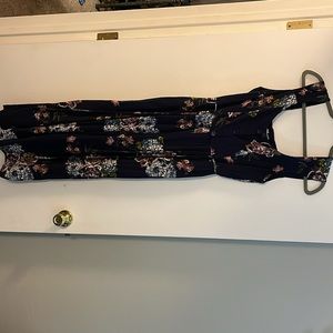 Floral jumpsuit with front waist tie - BOG Collective size M